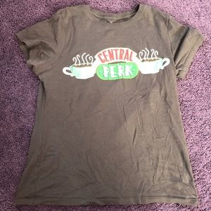 central perk (friends) t shirt